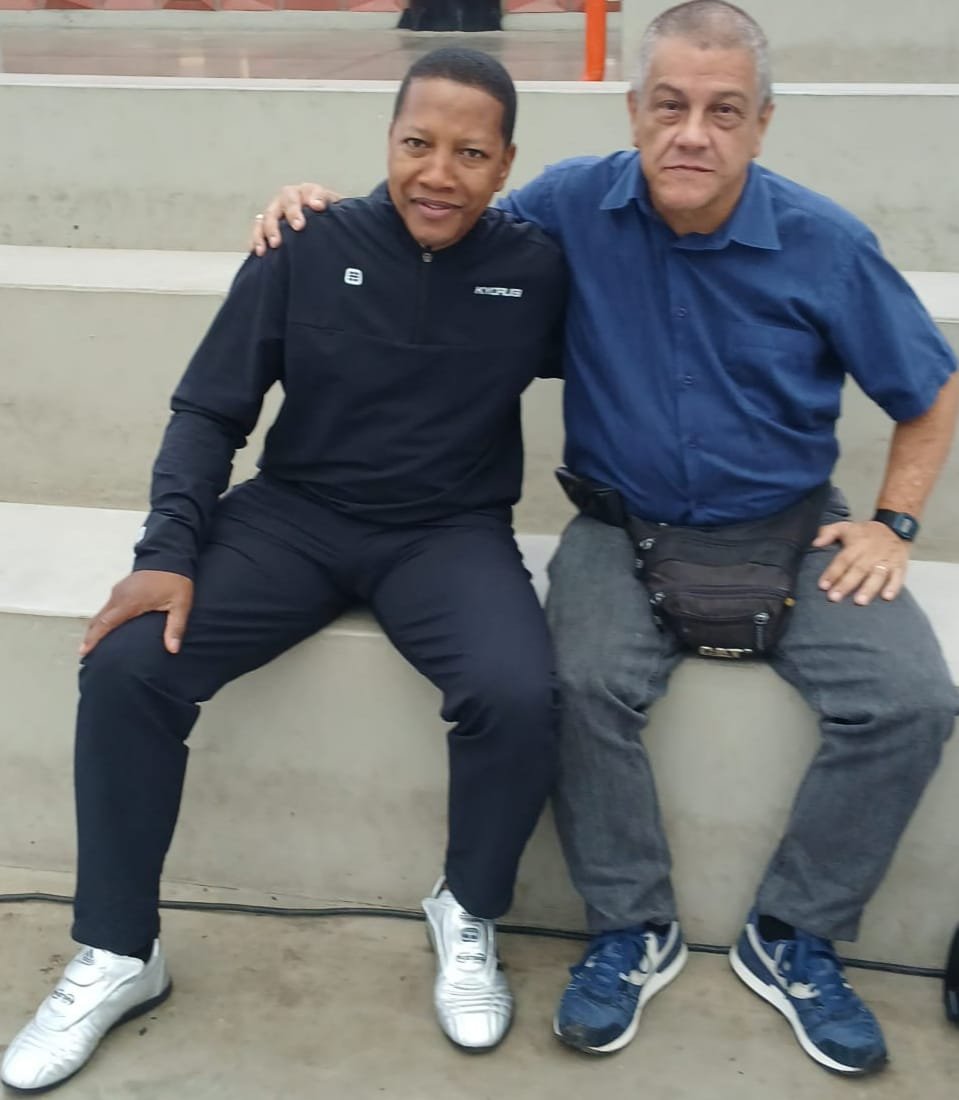Gran Maestro Renson Quintero Castro junto a colegas en evento oficial de taekwondo — Colombia